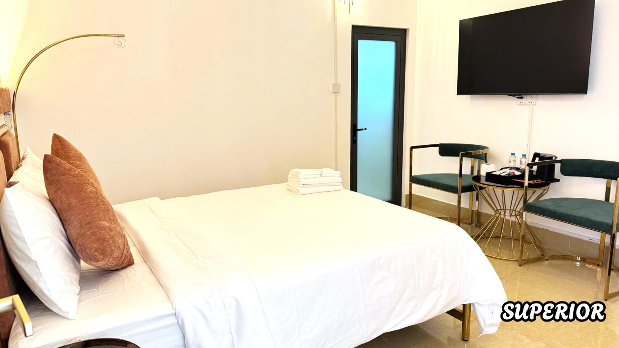 Hanh Phuc Hotel 2*